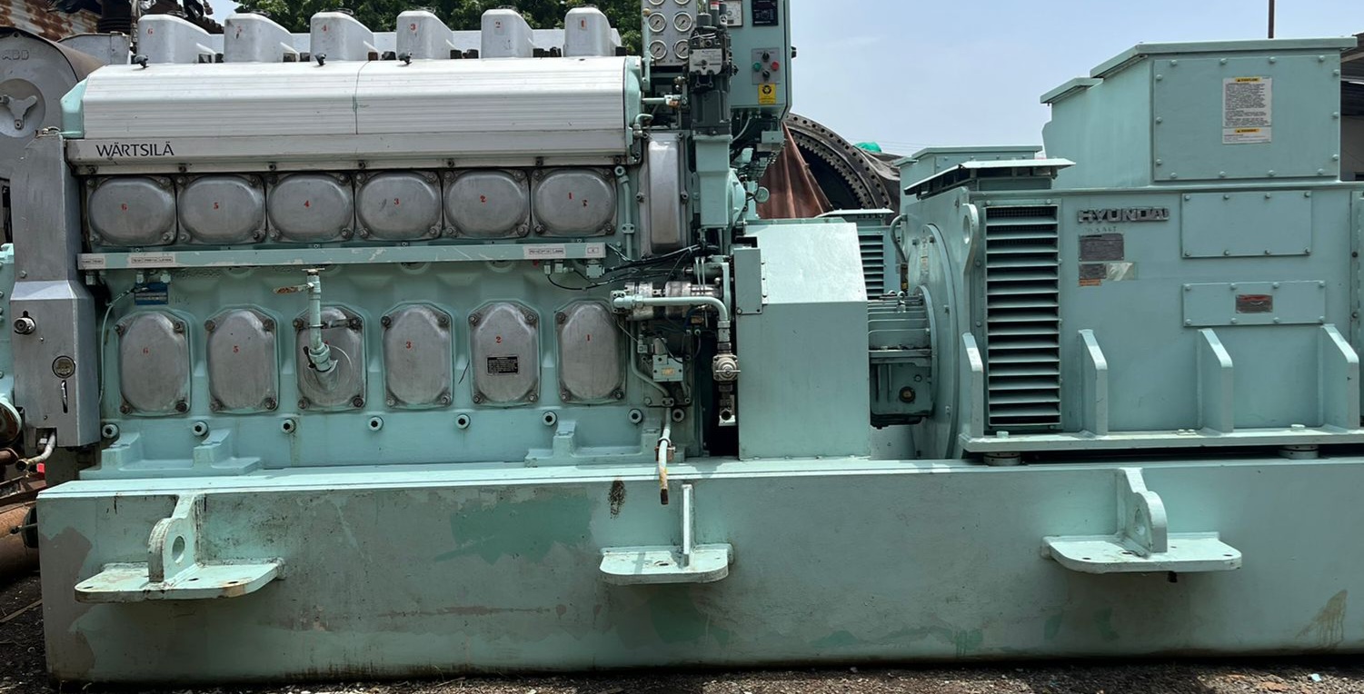 Engine and Generator Set